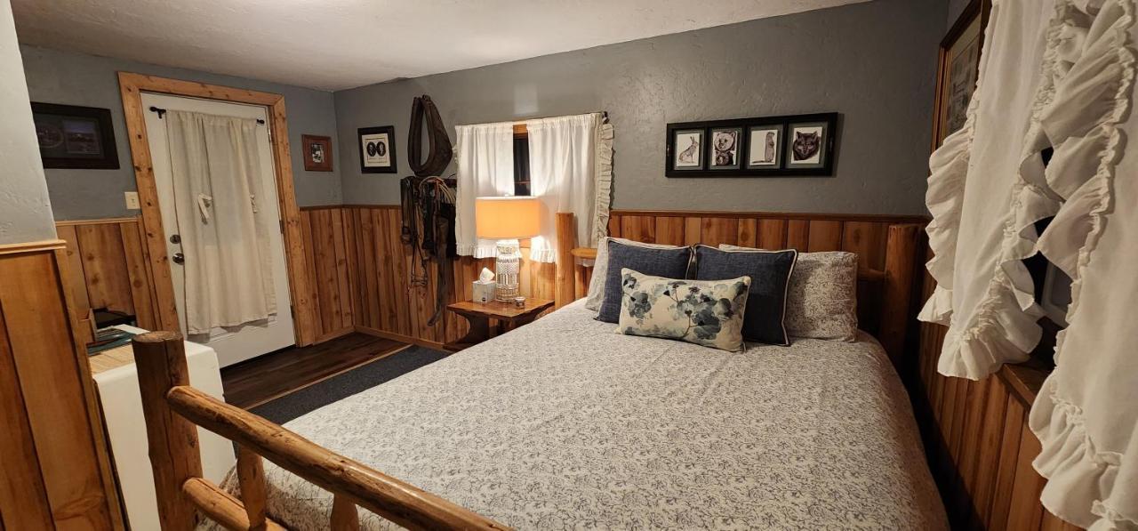 Bear Creek Ranch Bed & Breakfast Essex Buitenkant foto